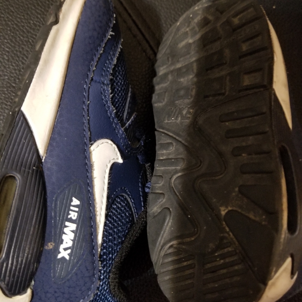 Shoes - Picture 5 of 6